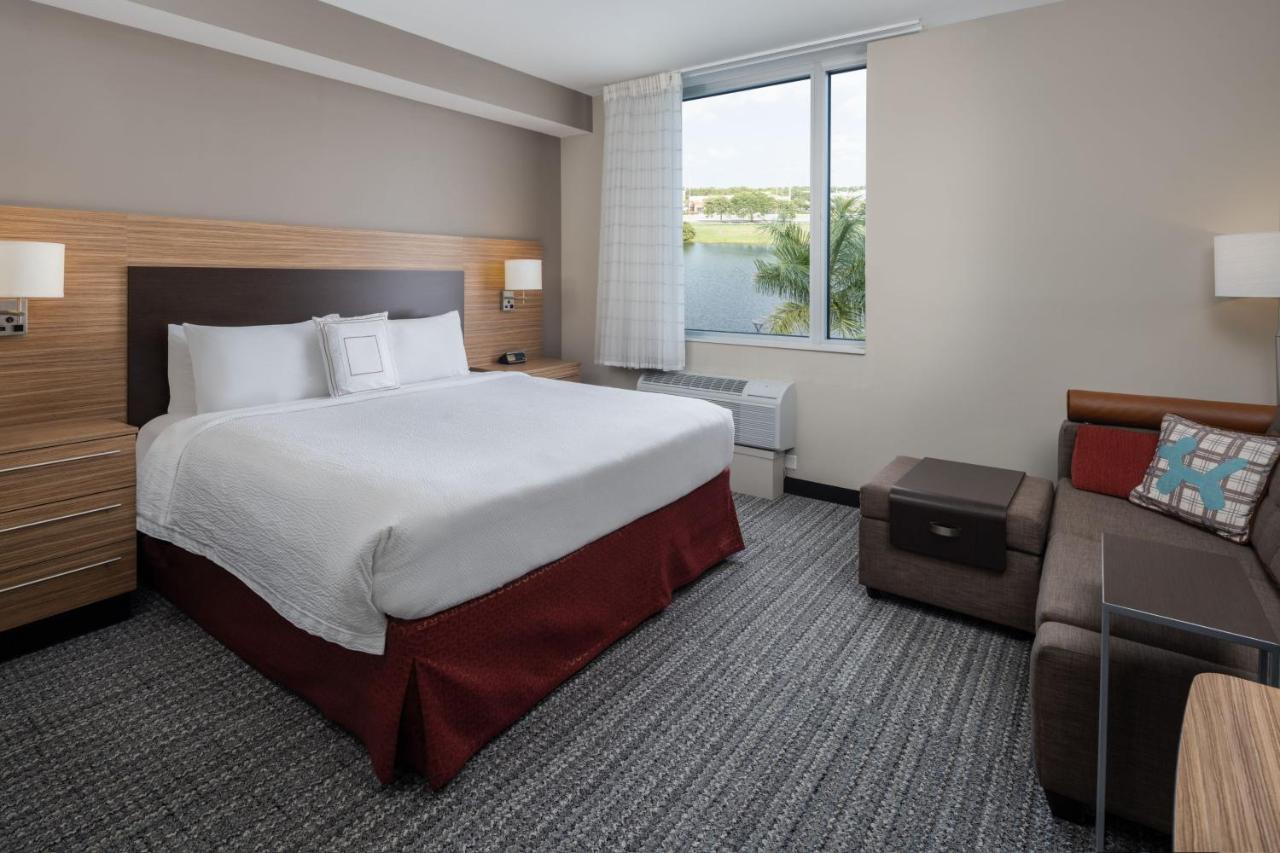 Towneplace Suites Miami Kendall West Kendale Lakes Exterior foto